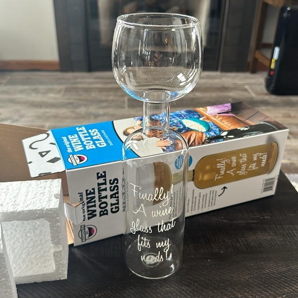 Wine Bottle Glass - Picture 5 of 5